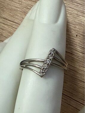 14k White Gold and Diamond Ring